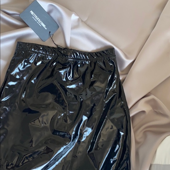 Skirts - Picture 2 of 3